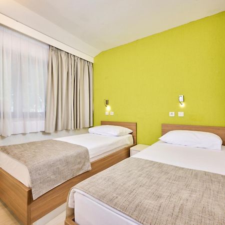 Apartments Galijot Plava Laguna Porec Bagian luar foto
