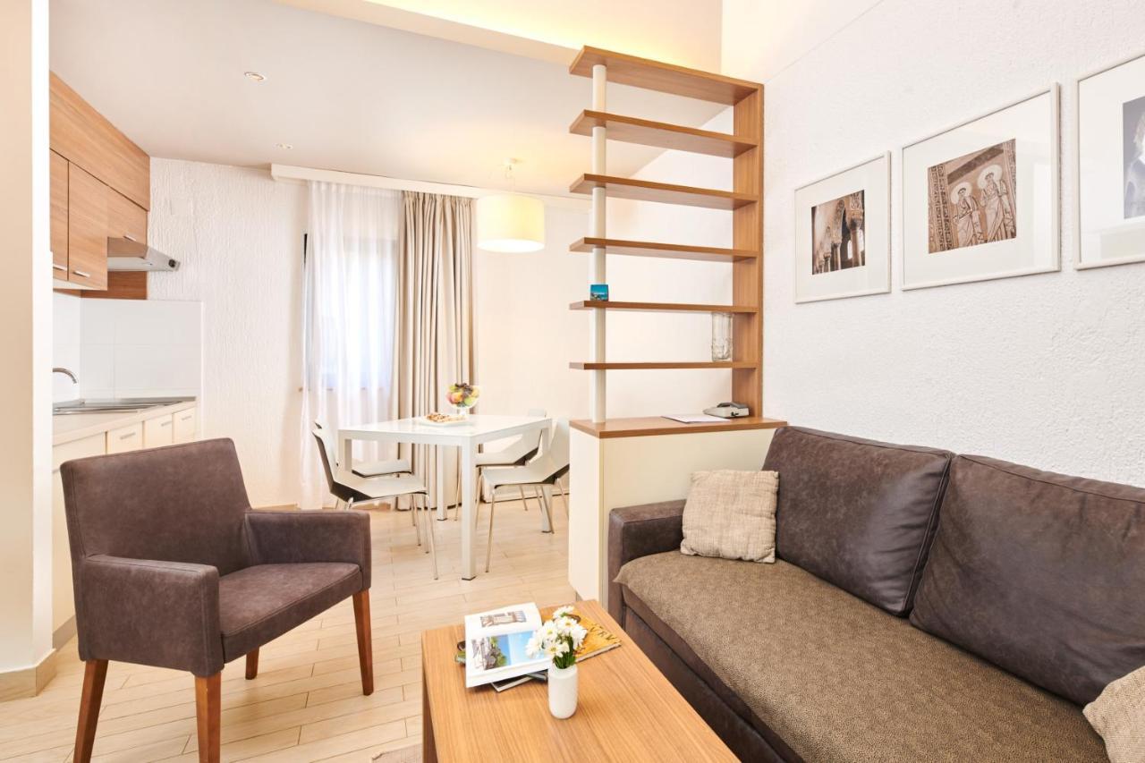 Apartments Galijot Plava Laguna Porec Bagian luar foto