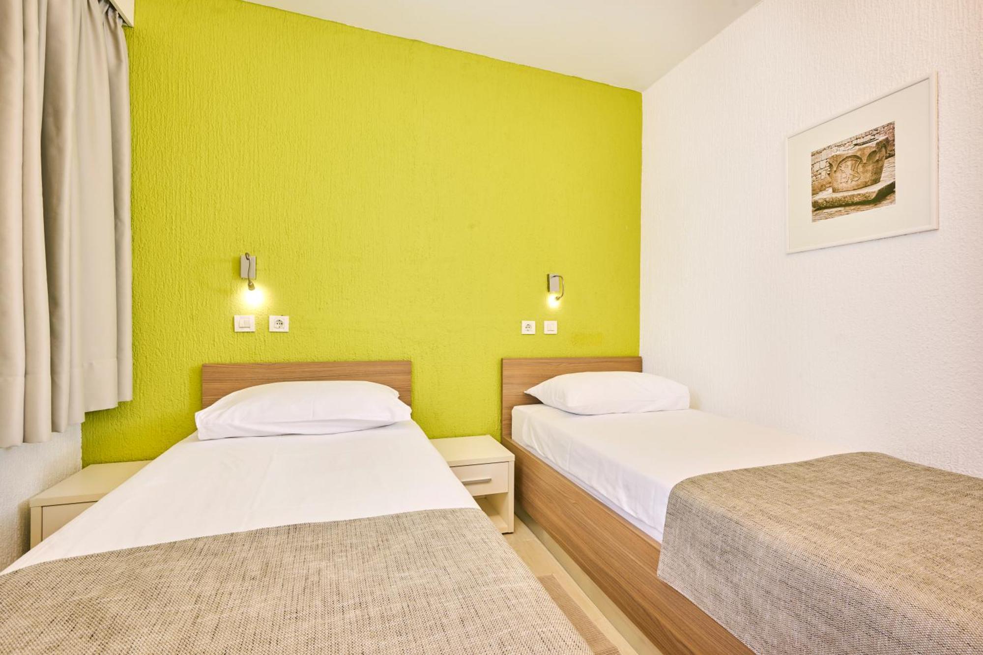 Apartments Galijot Plava Laguna Porec Bagian luar foto