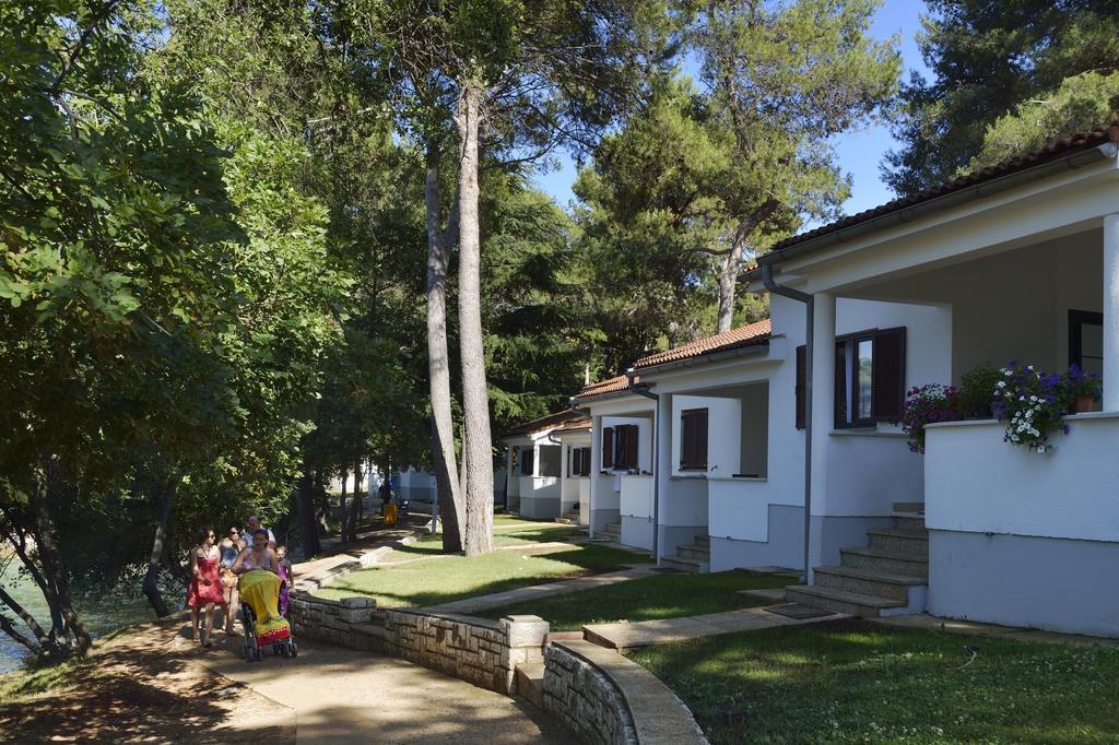 Apartments Galijot Plava Laguna Porec Ruang foto